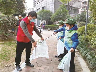 小小“雷锋”